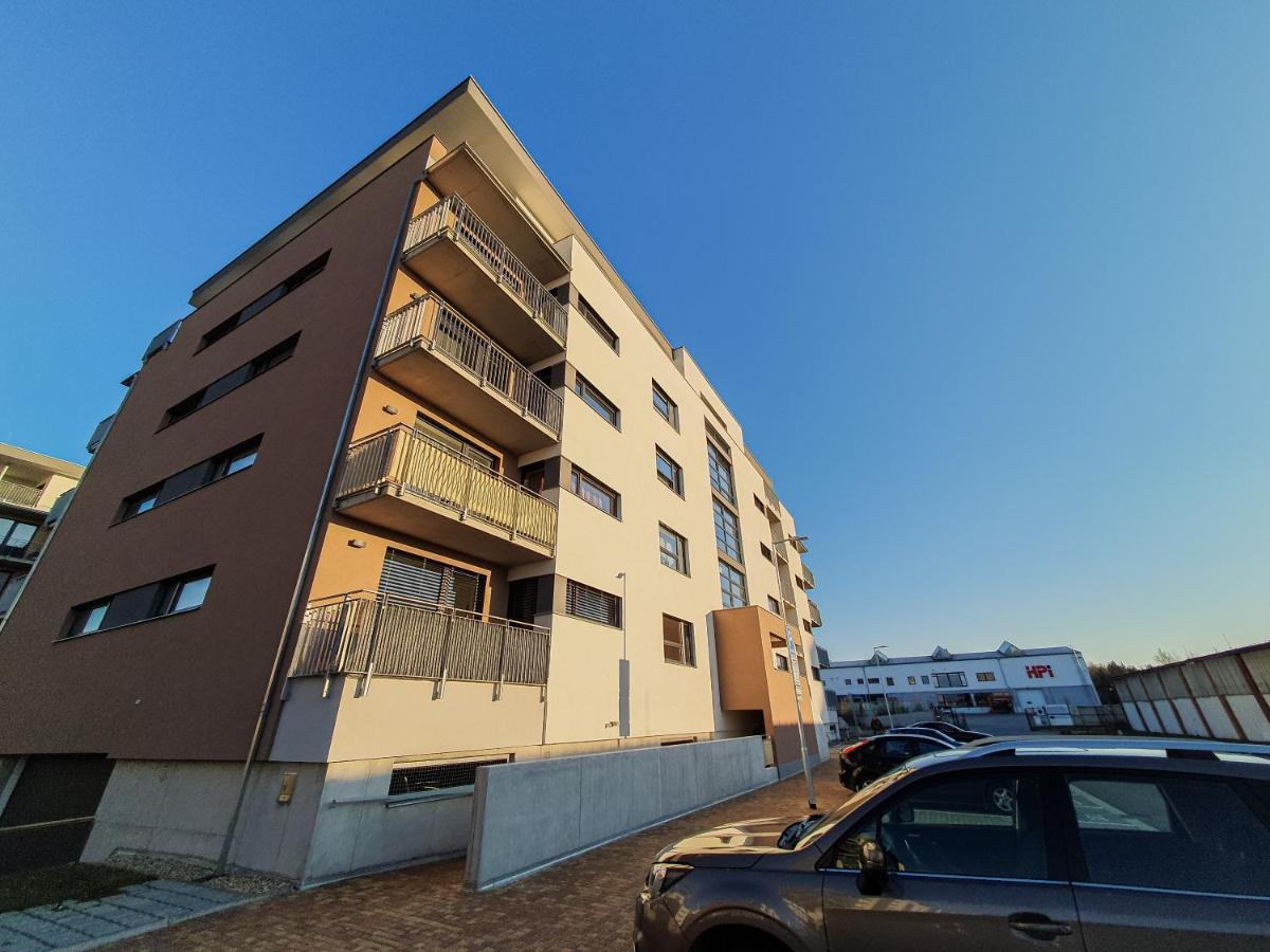 Modern Flat With Large Terrace Apartment Hradec Kralove Exterior photo